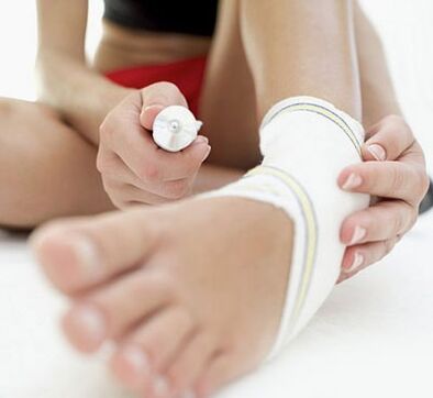 Mit Osteoarthritis beigefügt